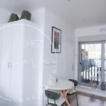Modern Parisian - Near Eiffel Tower * パリ