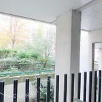 Modern Parisian - Near Eiffel Tower *