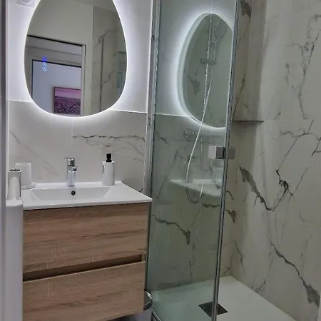 Apartment Modern Parisian - Near Eiffel Tower *